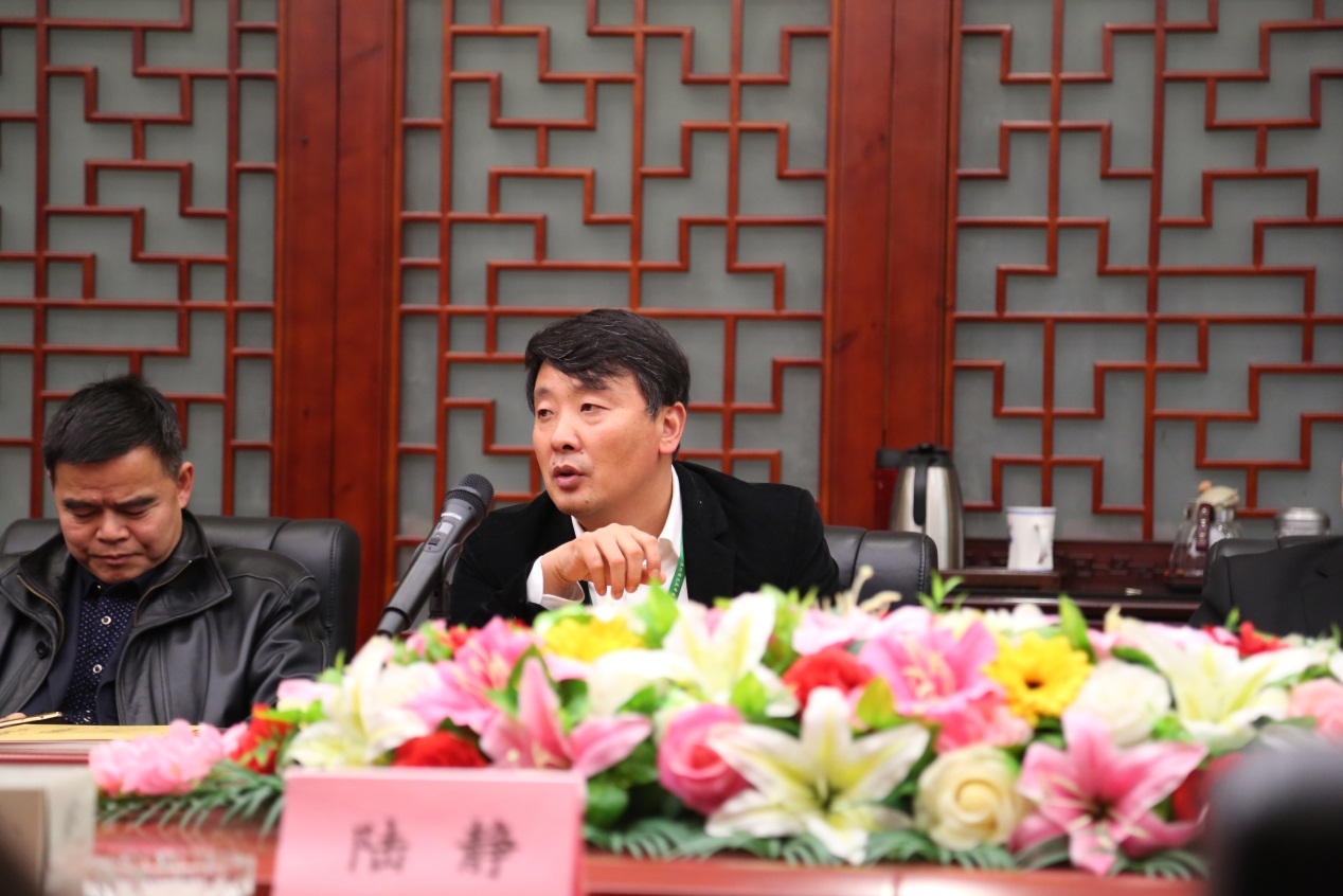 無錫市食品藥品監(jiān)督管理局領(lǐng)導來李良濟參觀考察(圖5) 無錫市食品藥品監(jiān)督管理局領(lǐng)導來李良濟參觀考察(圖5)